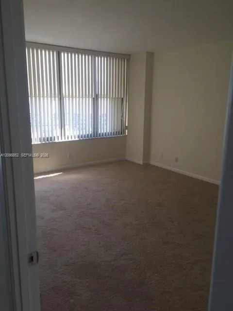 2500 Parkview Dr #2004 Hallandale Beach, FL 33009