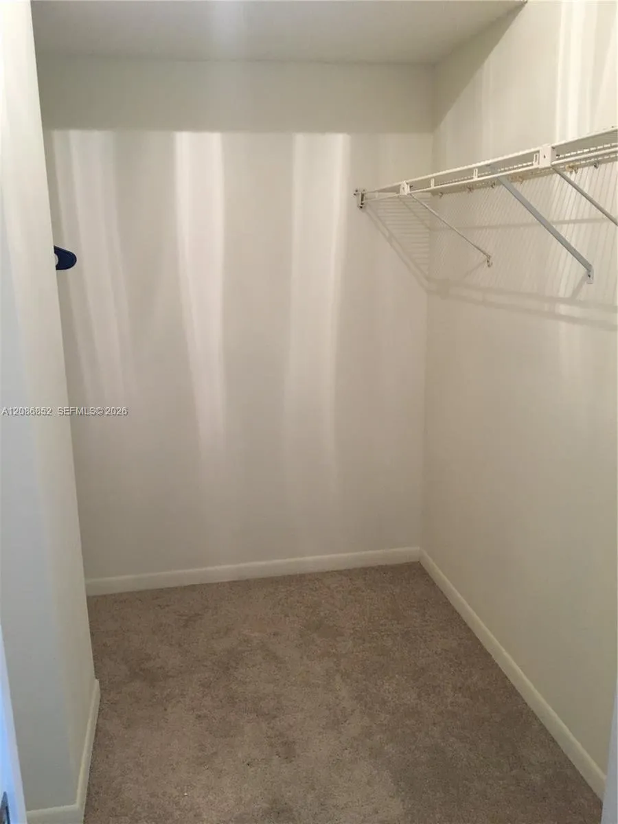 2500 Parkview Dr #2004 Hallandale Beach, FL 33009