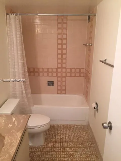 2500 Parkview Dr #2004 Hallandale Beach, FL 33009