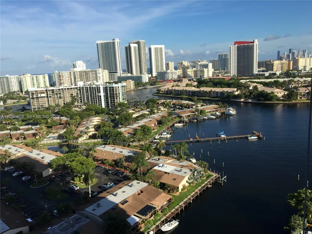 2500 Parkview Dr #2004 Hallandale Beach, FL 33009