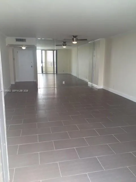 2500 Parkview Dr #2004 Hallandale Beach, FL 33009