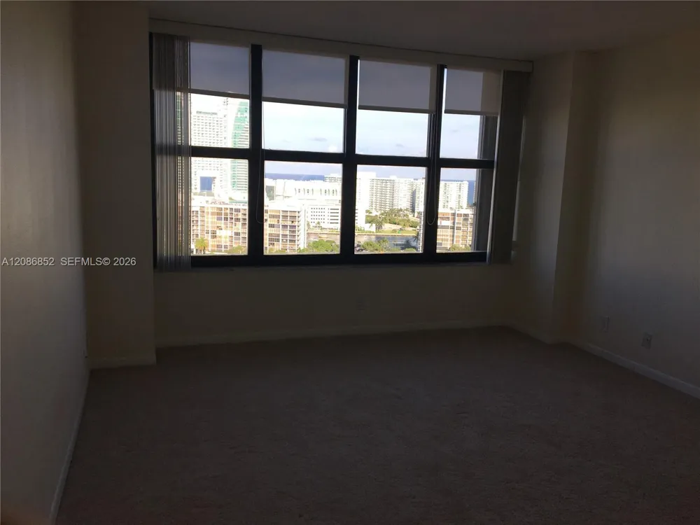 2500 Parkview Dr #2004 Hallandale Beach, FL 33009