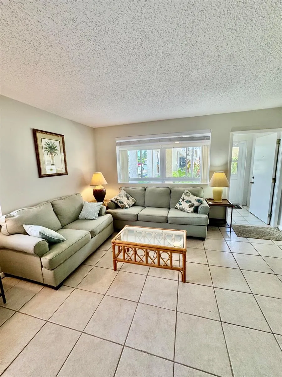600 SNUG HARBOR DRIVE #A10 Boynton Beach, FL 33435