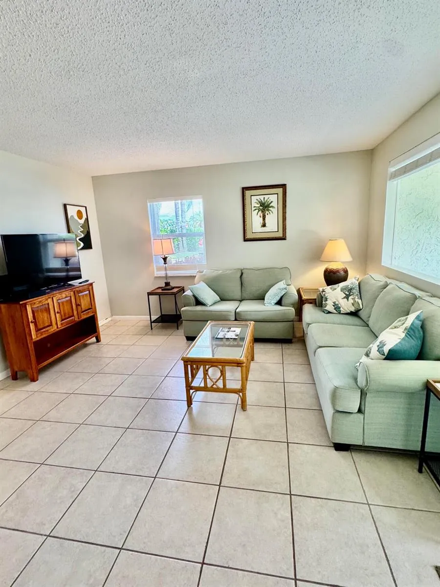 600 SNUG HARBOR DRIVE #A10 Boynton Beach, FL 33435