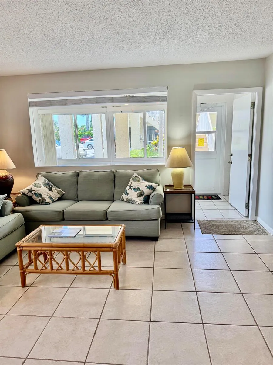 600 SNUG HARBOR DRIVE #A10 Boynton Beach, FL 33435