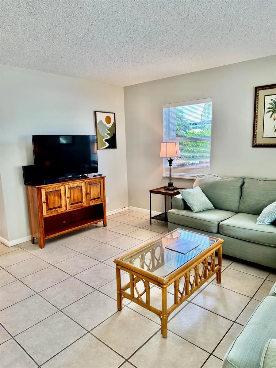 600 SNUG HARBOR DRIVE #A10 Boynton Beach, FL 33435