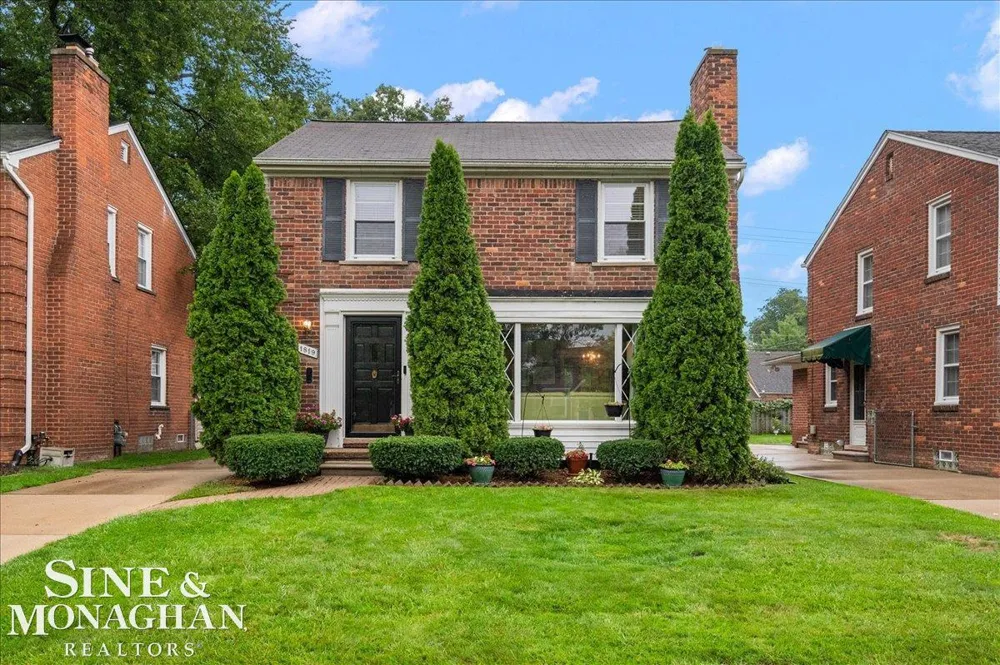 1819 Norwood Road Grosse Pointe Woods City, MI 48236