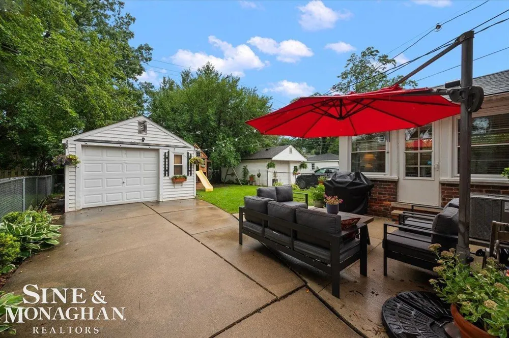 1819 Norwood Road Grosse Pointe Woods City, MI 48236