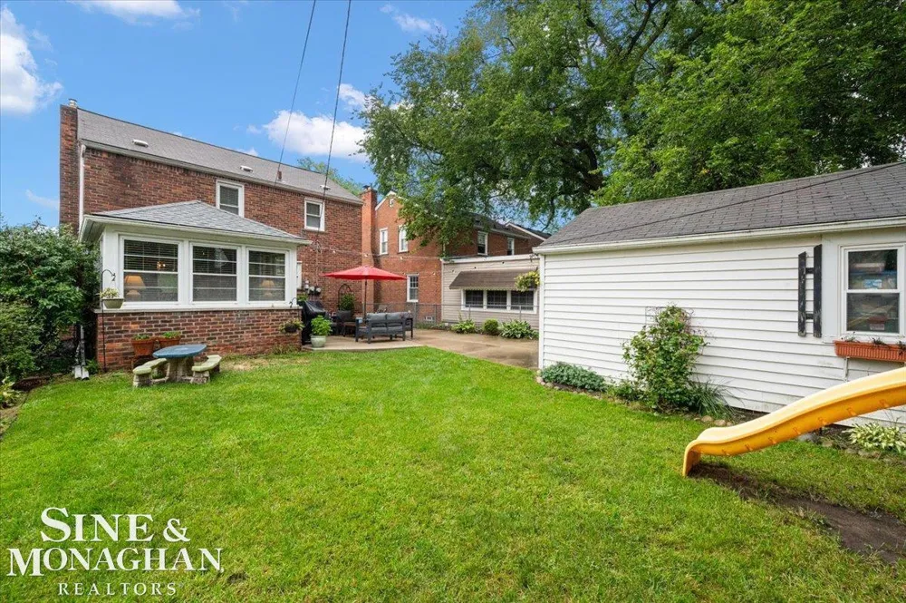 1819 Norwood Road Grosse Pointe Woods City, MI 48236