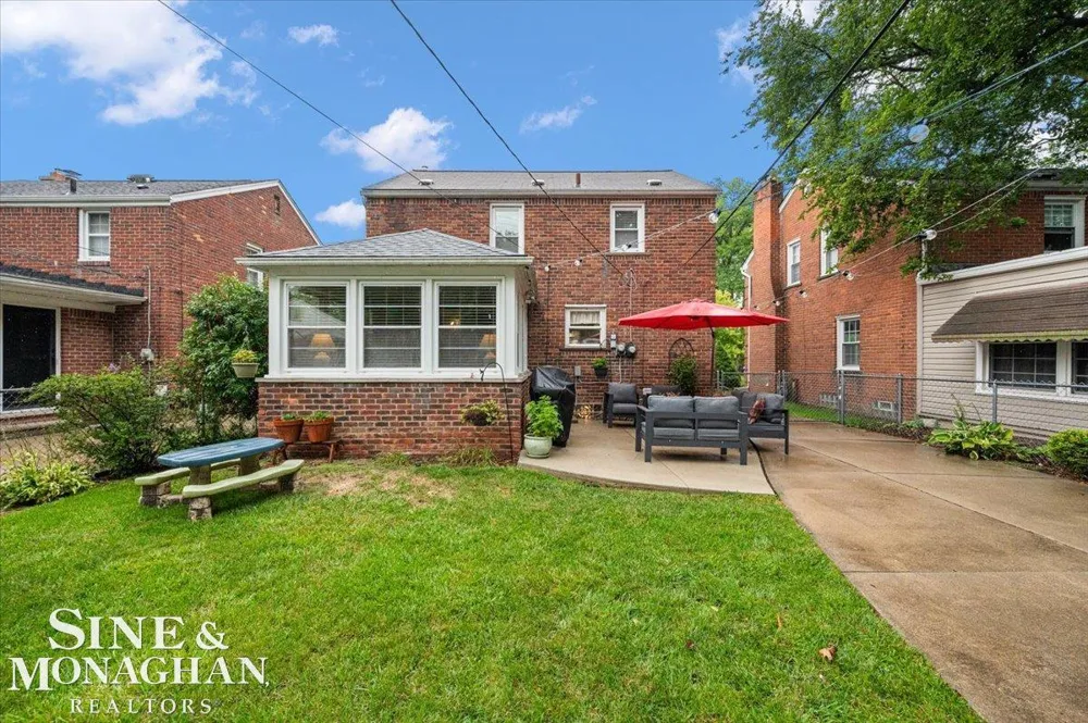 1819 Norwood Road Grosse Pointe Woods City, MI 48236