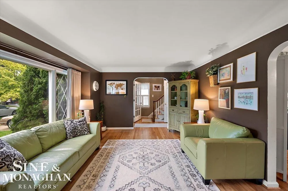 1819 Norwood Road Grosse Pointe Woods City, MI 48236