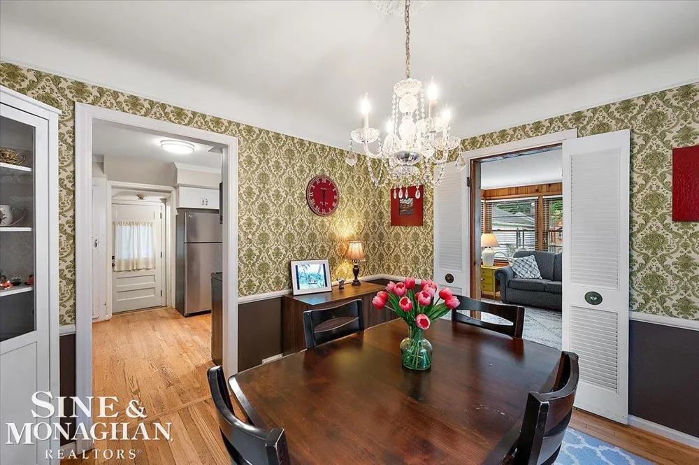 1819 Norwood Road Grosse Pointe Woods City, MI 48236