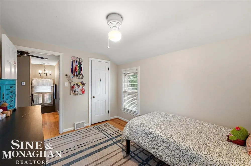 1819 Norwood Road Grosse Pointe Woods City, MI 48236