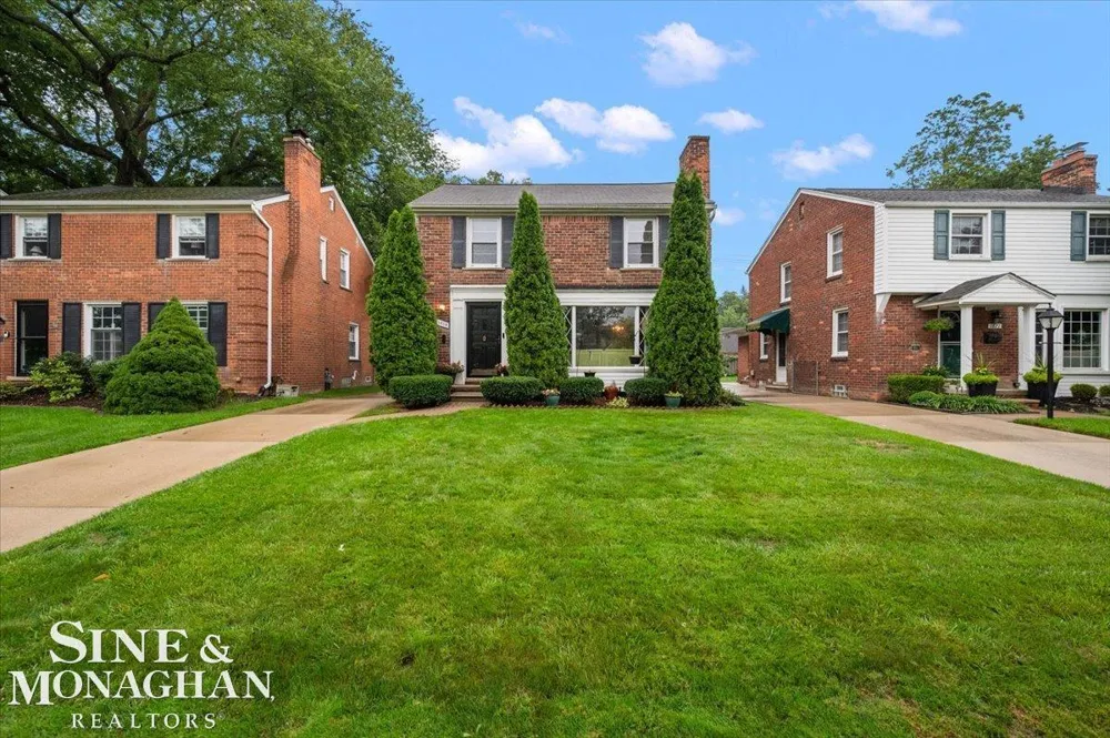 1819 Norwood Road Grosse Pointe Woods City, MI 48236