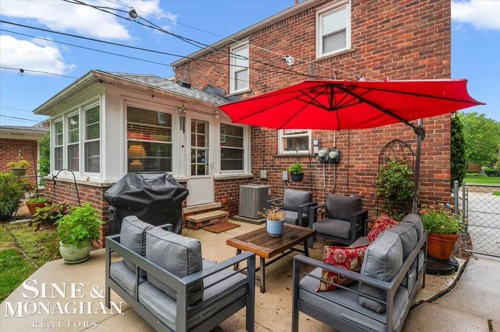 1819 Norwood Road Grosse Pointe Woods City, MI 48236