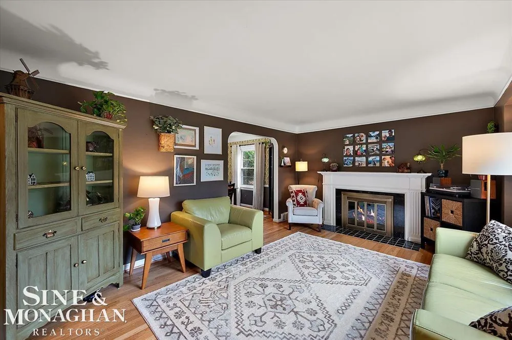 1819 Norwood Road Grosse Pointe Woods City, MI 48236