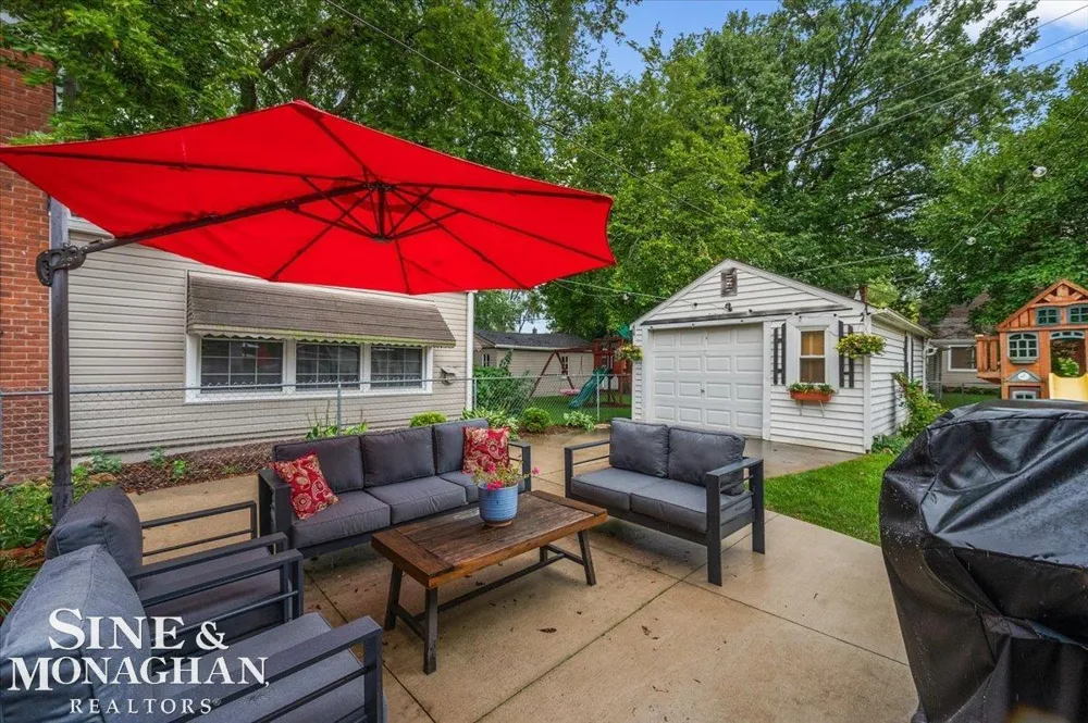 1819 Norwood Road Grosse Pointe Woods City, MI 48236