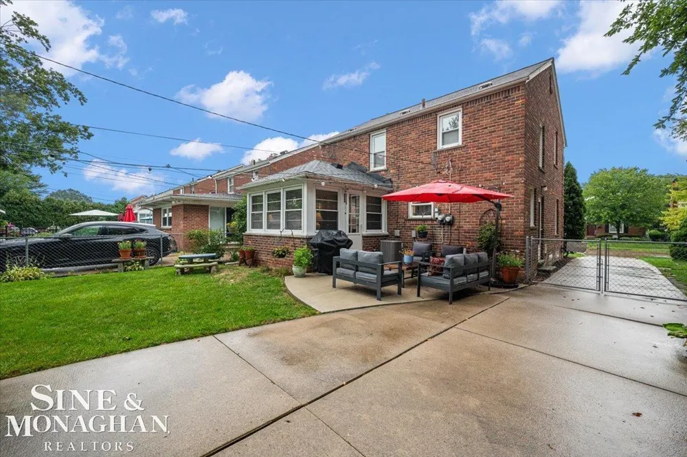 1819 Norwood Road Grosse Pointe Woods City, MI 48236
