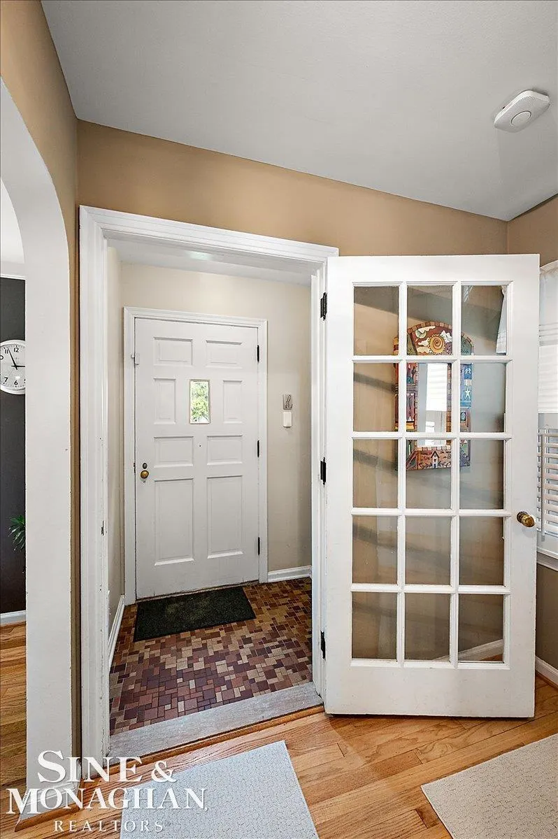 1819 Norwood Road Grosse Pointe Woods City, MI 48236