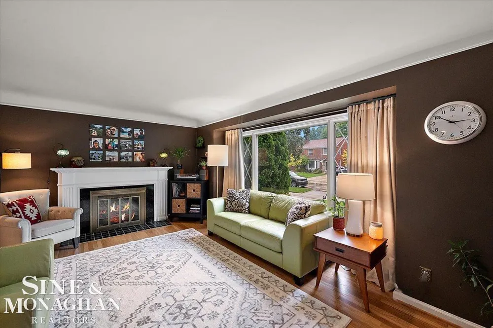 1819 Norwood Road Grosse Pointe Woods City, MI 48236