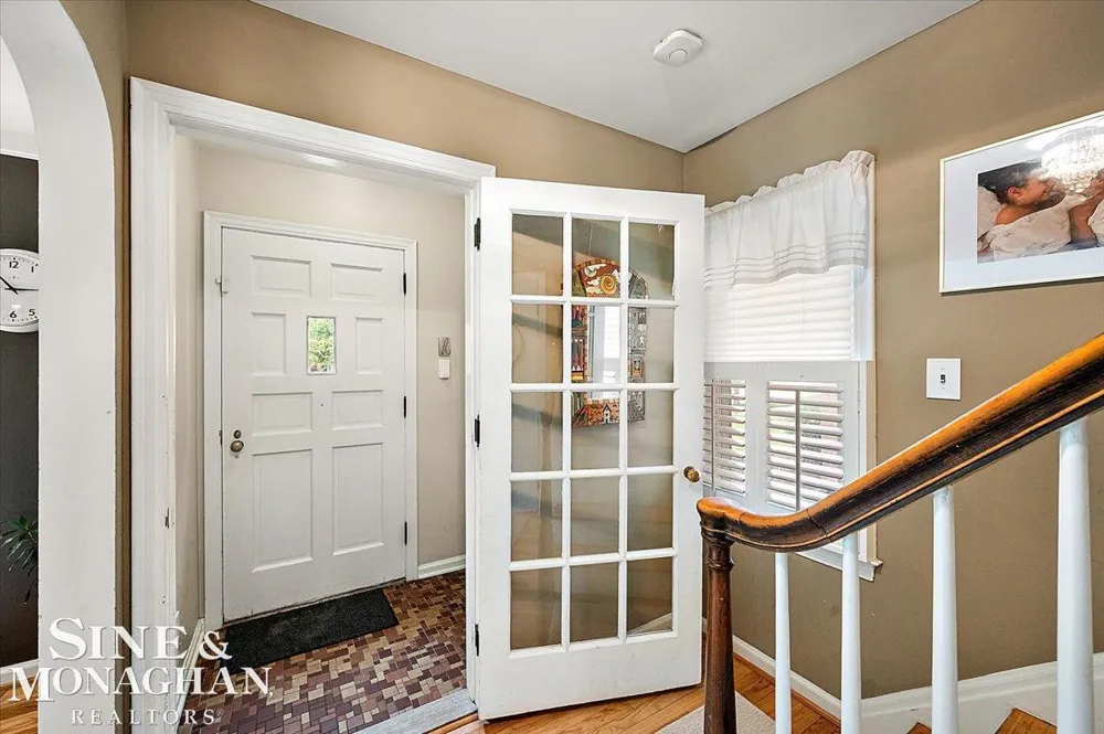 1819 Norwood Road Grosse Pointe Woods City, MI 48236