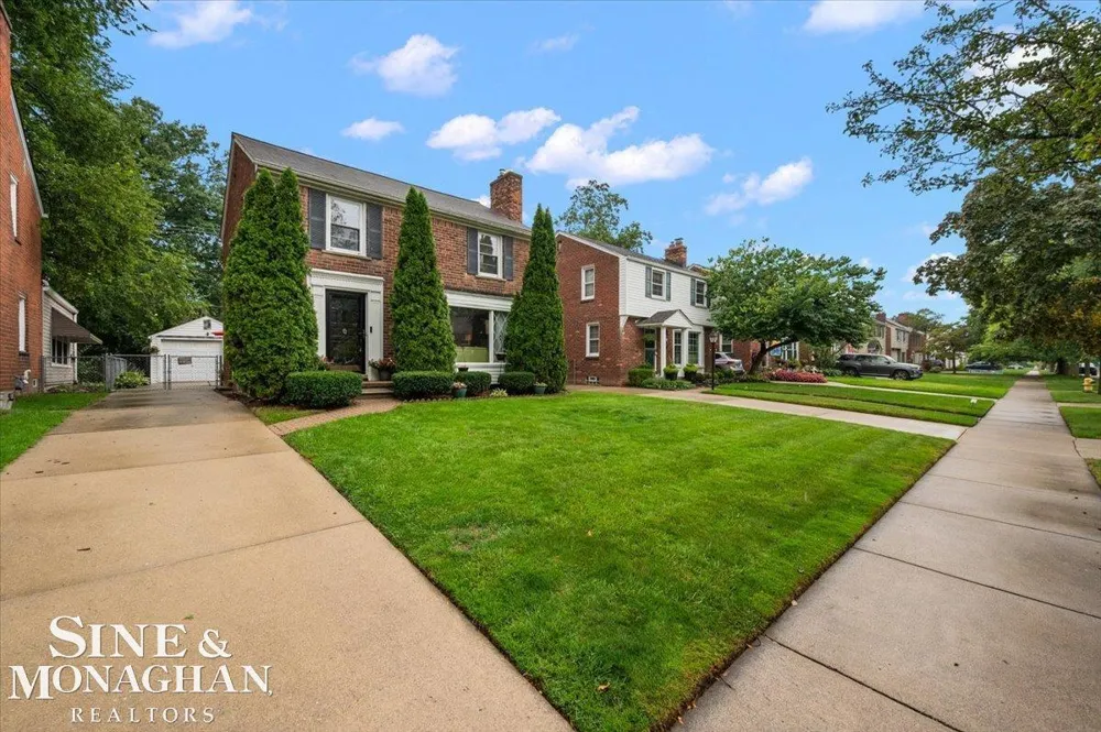1819 Norwood Road Grosse Pointe Woods City, MI 48236