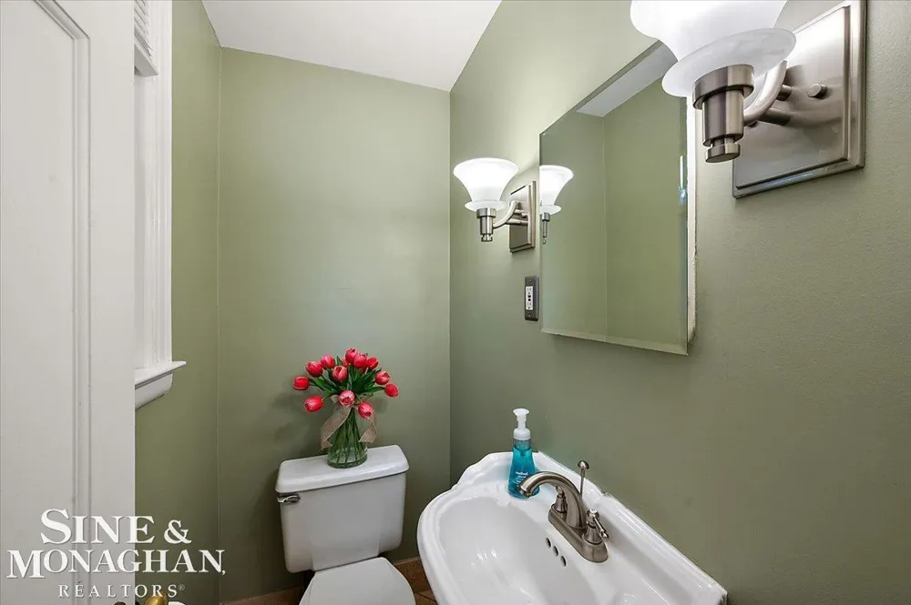 1819 Norwood Road Grosse Pointe Woods City, MI 48236