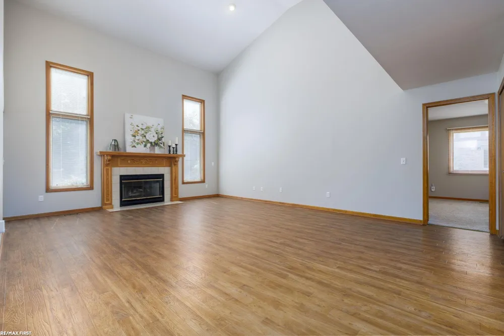 999 River Mist Drive Rochester City, MI 48307