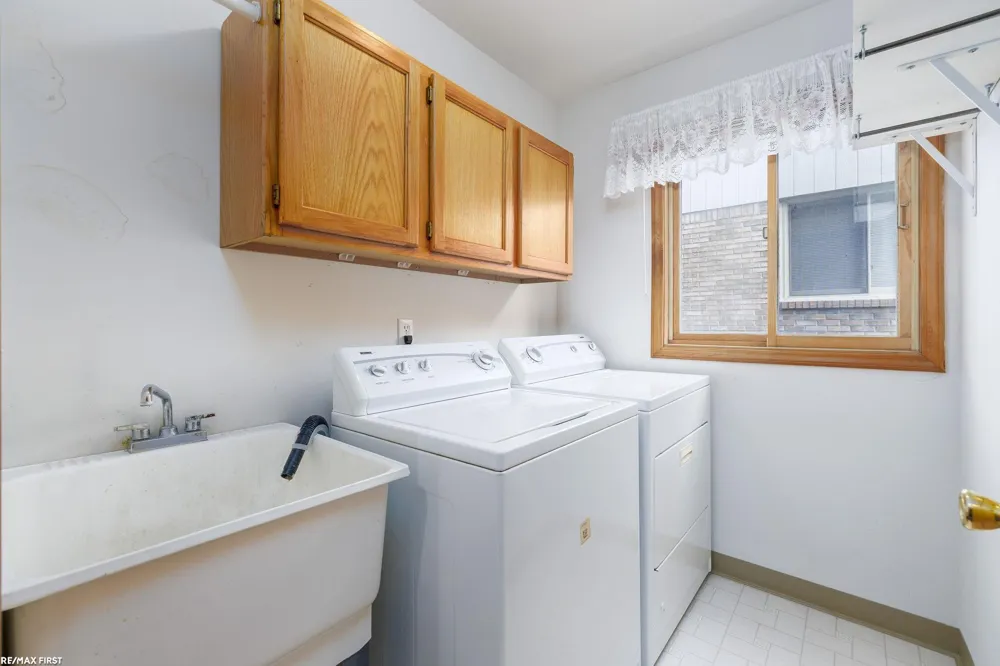 999 River Mist Drive Rochester City, MI 48307