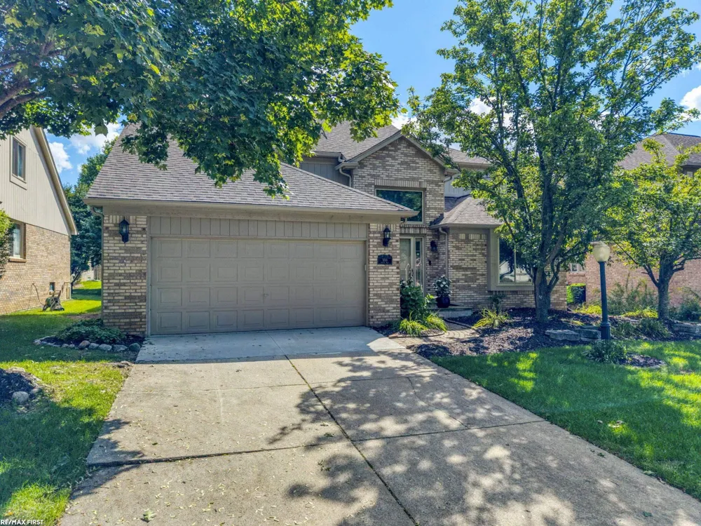 999 River Mist Drive Rochester City, MI 48307