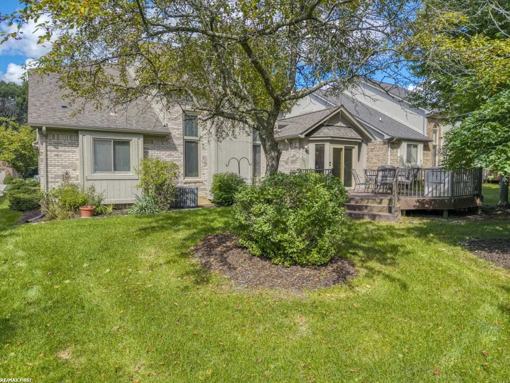 999 River Mist Drive Rochester City, MI 48307