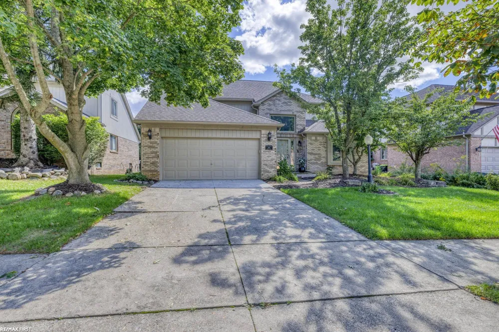 999 River Mist Drive Rochester City, MI 48307