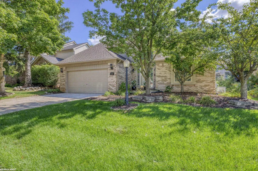 999 River Mist Drive Rochester City, MI 48307