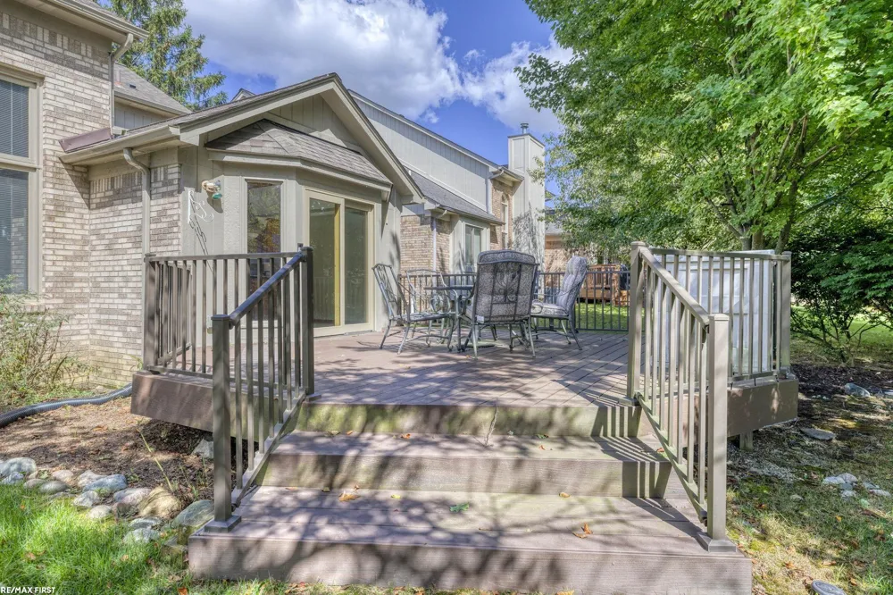 999 River Mist Drive Rochester City, MI 48307