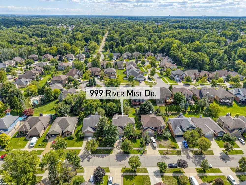 999 River Mist Drive Rochester City, MI 48307