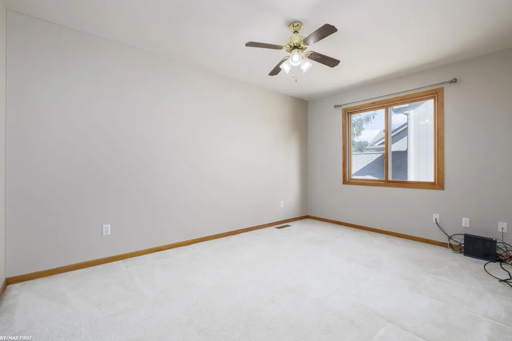 999 River Mist Drive Rochester City, MI 48307