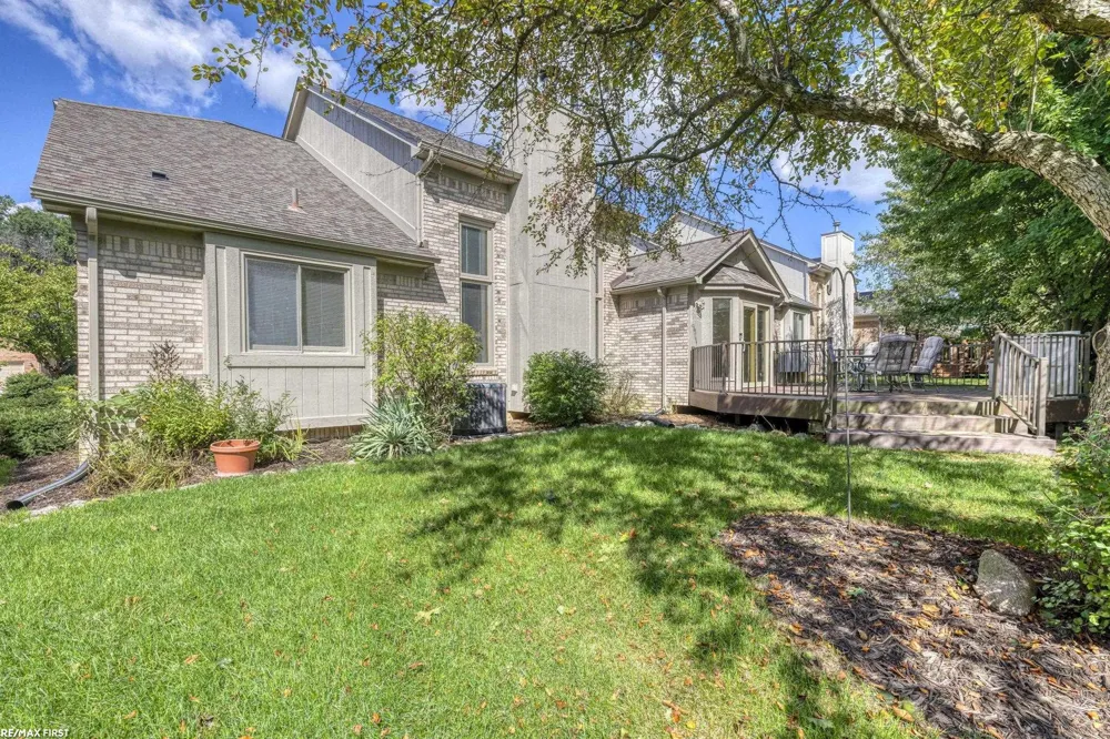 999 River Mist Drive Rochester City, MI 48307