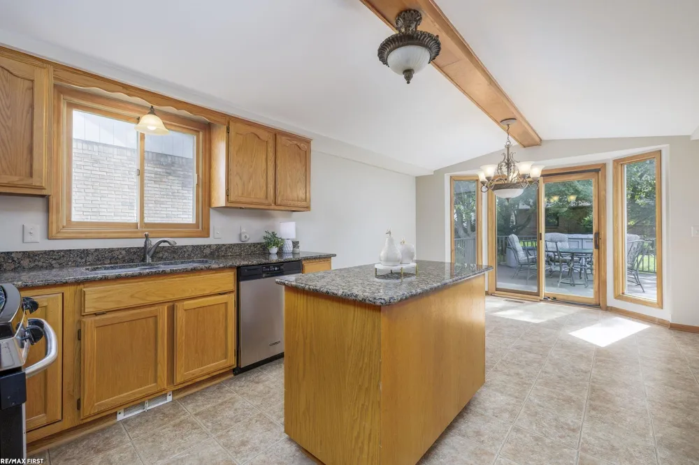 999 River Mist Drive Rochester City, MI 48307