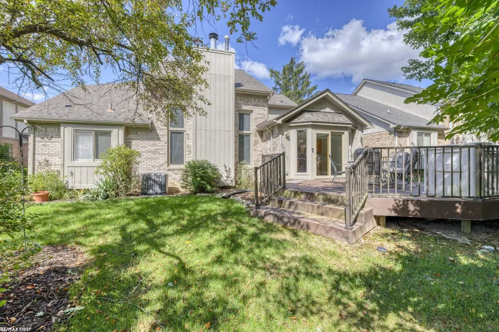 999 River Mist Drive Rochester City, MI 48307