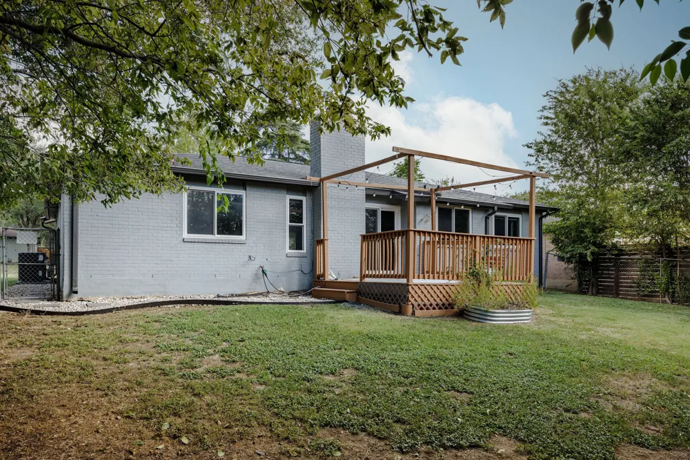 6101 London Drive Austin, TX 78745