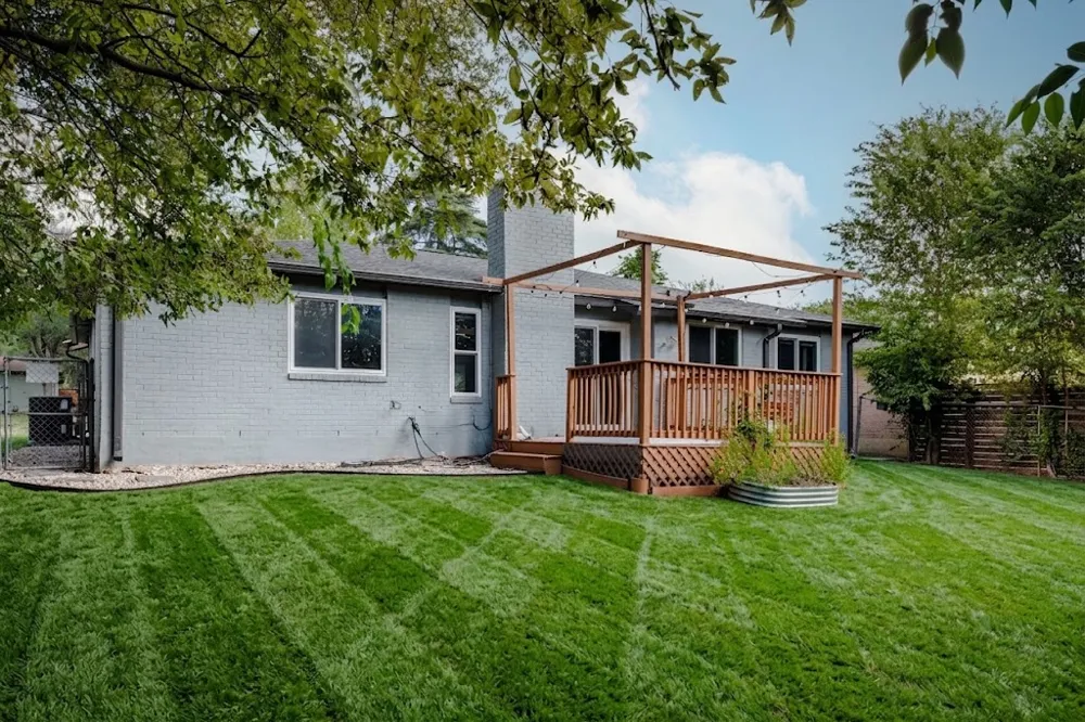 6101 London Drive Austin, TX 78745