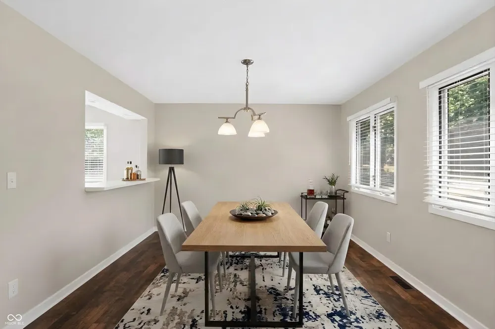328 Sandbrook Drive Noblesville, IN 46062