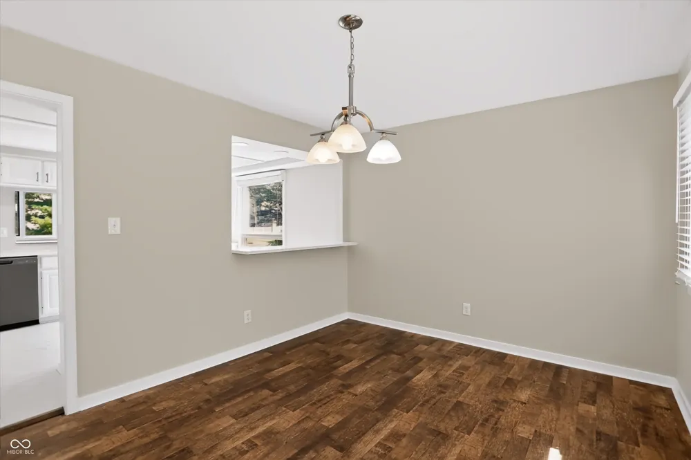 328 Sandbrook Drive Noblesville, IN 46062