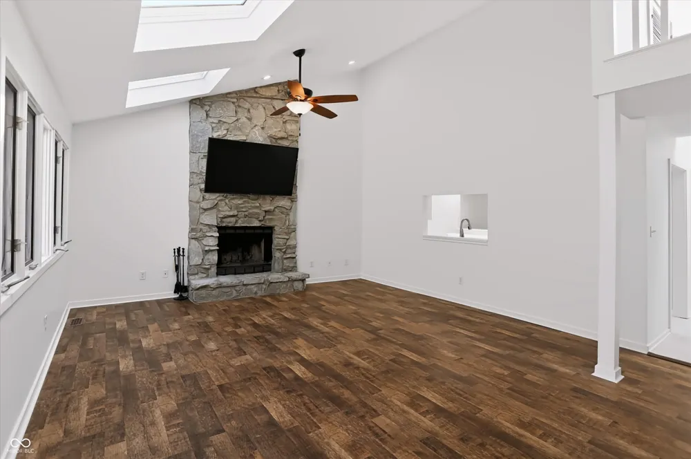 328 Sandbrook Drive Noblesville, IN 46062