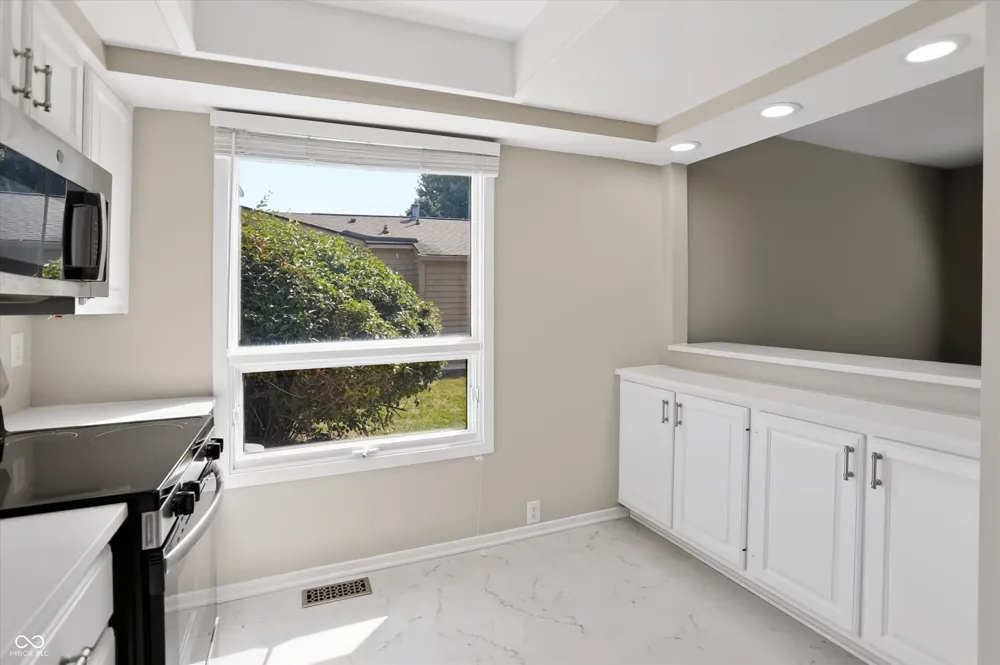 328 Sandbrook Drive Noblesville, IN 46062