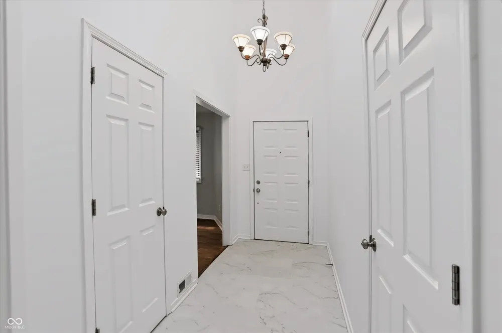 328 Sandbrook Drive Noblesville, IN 46062