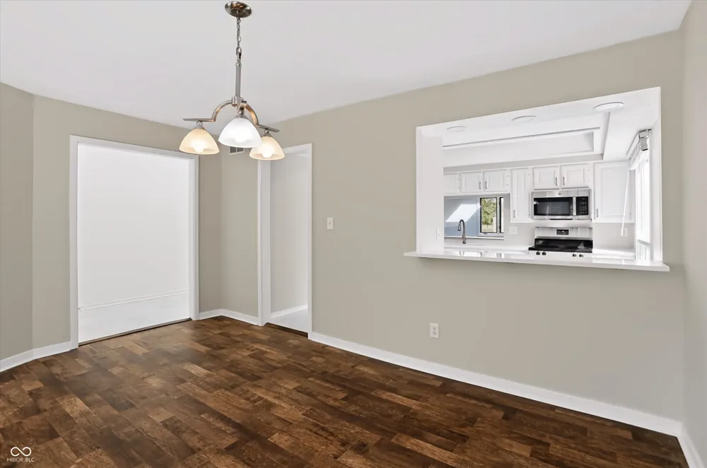 328 Sandbrook Drive Noblesville, IN 46062