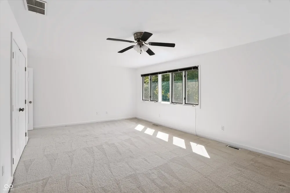 328 Sandbrook Drive Noblesville, IN 46062