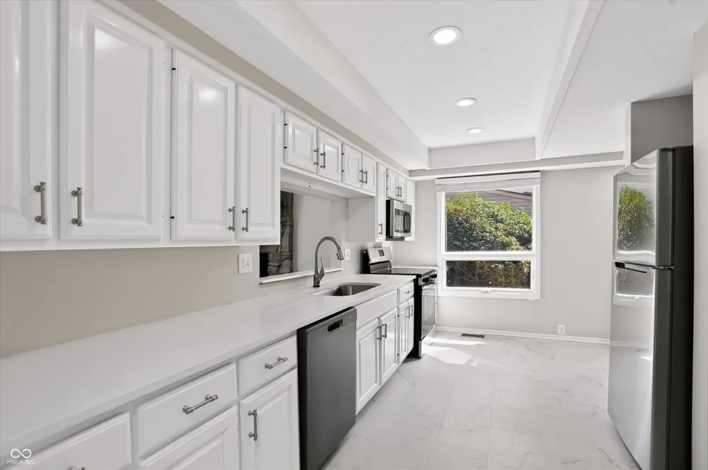 328 Sandbrook Drive Noblesville, IN 46062
