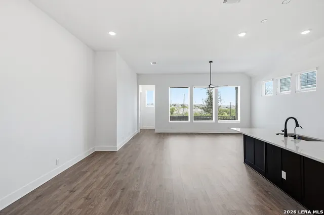 2160 Briggs Summit San Antonio, TX 78245